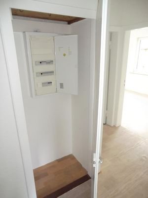 Alm12-2L-Flurschrank mit Elektro