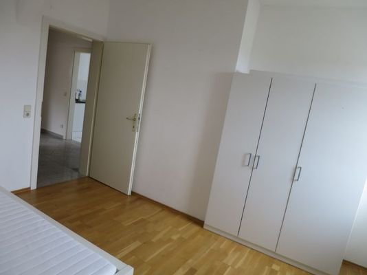 Bild 6 Schlafzimmer möbliert