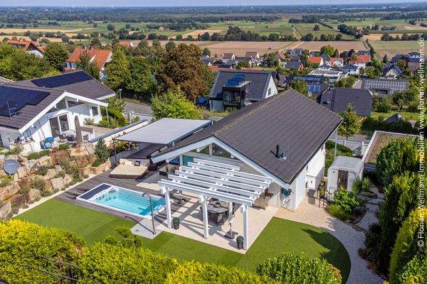 Unverbaubarer Panoramablick – facettenreich mit den Jahreszeiten aus nahezu jedem Raum