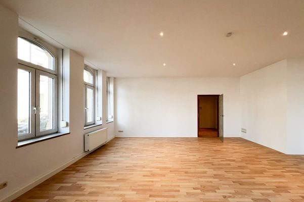 Blick vom Wohnzimmer in den Flur