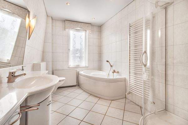 Badezimmer im Dachgeschoss