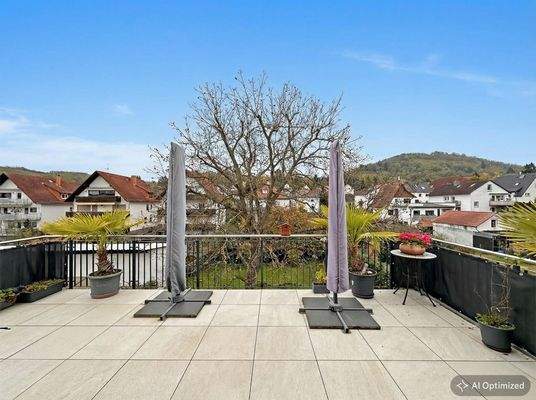 Großzügige Dachterrasse mit tollem Blick