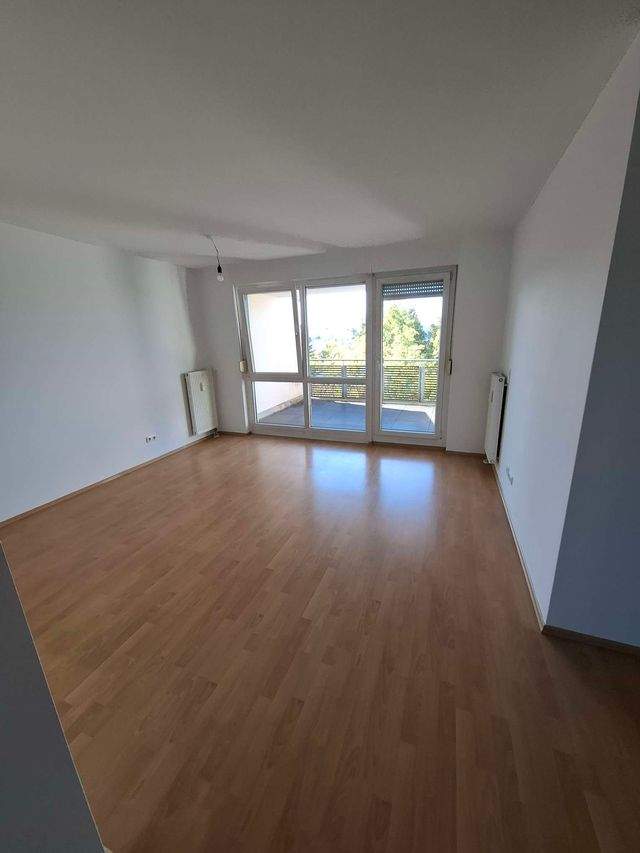 3-Zimmer-Wohnung mit TG-Stellplatz in Nürnberg-West (Stadtteil Höfen), Tillystr. - Foto 1
