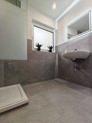 IMG_20250417_125256_edit_204945404963329