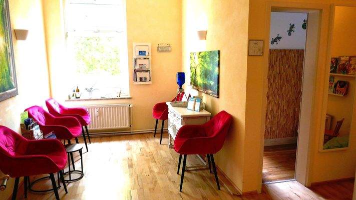 Zimmer rechts / WC, Waschbecken