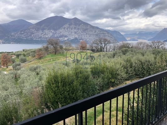 Freistehende Villa mit schönem Seeblick am Lago d'Iseo