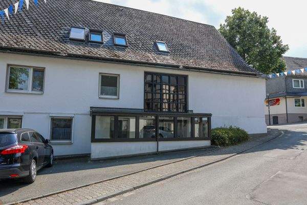 Haus von vorne Eingangsbereich