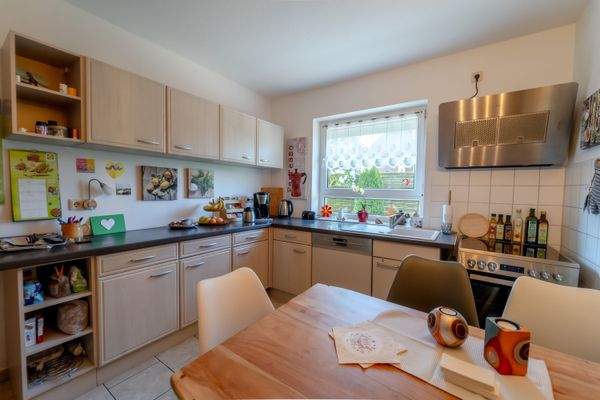 Küche mit Essbereich