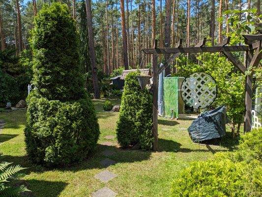 Garten mit Außendusche