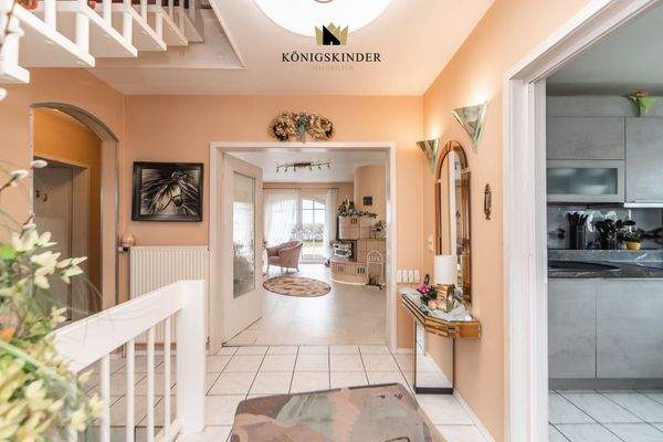 ...großer Eingangsbereich...