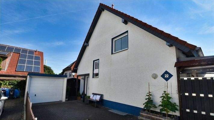 Eingangsbereich und Garage