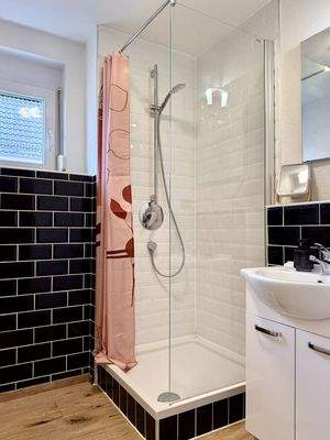 EG Duschbad mit Anschlußvorbereitung für ein weiteres WC