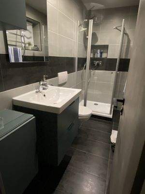 separates Gäste-WC & Dusche - Erdgeschoss