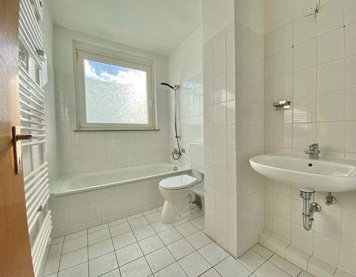 Vollbad mit Fenster 3.OG
