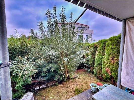 Terrasse mit eigenem Garten