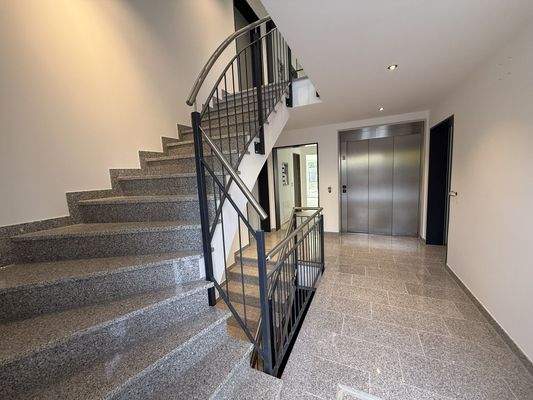 Fahrstuhl vom DG bis zum Keller