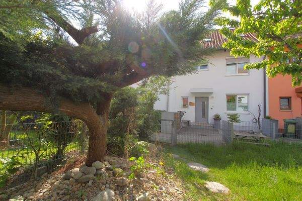 ...mit kleinem Garten