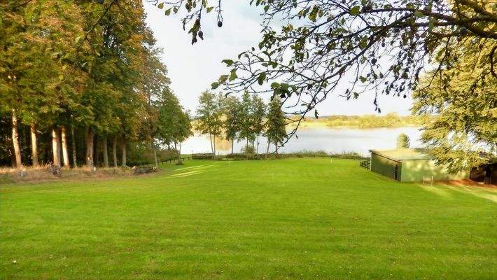 Das Grundstück zum See