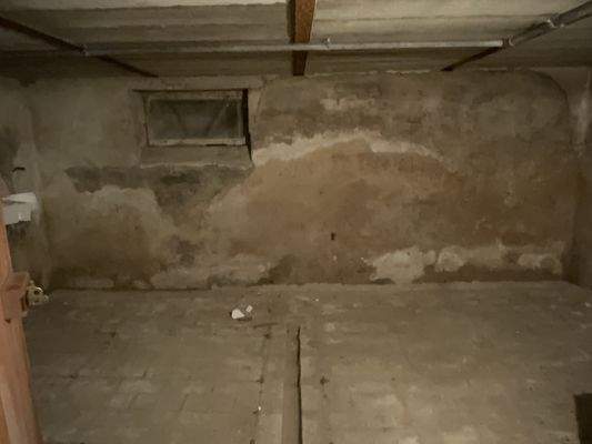 Keller unter der Garage