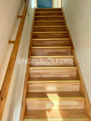 EV - Treppe zum Obergeschoss
