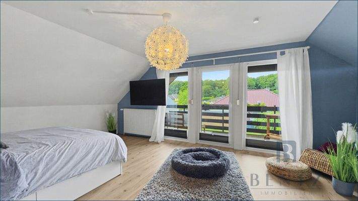 Schlafzimmer mit Loggia