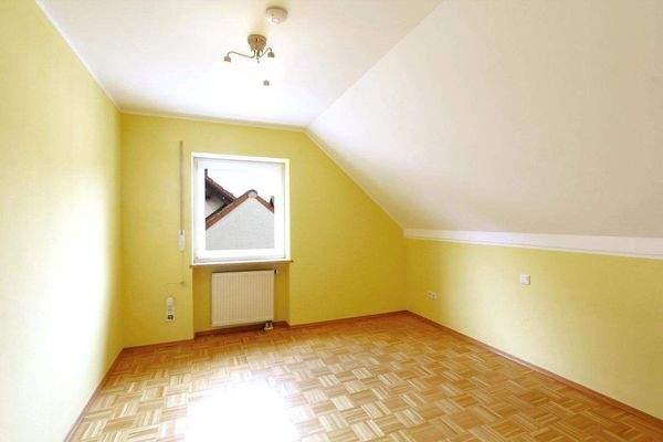 Schlaf-/ Kinderzimmer 1