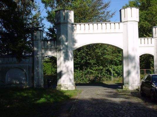 Schlossportal/Eingang zum Park