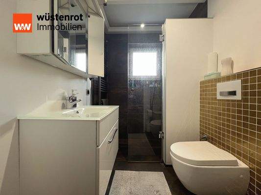 Tageslichtbad mit Dusche