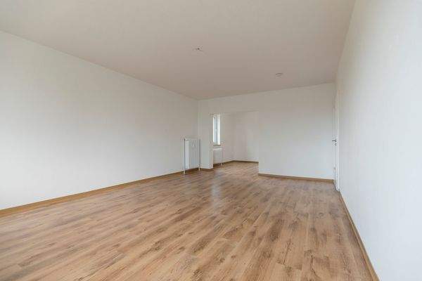 Wohnzimmer-/Esszimmer