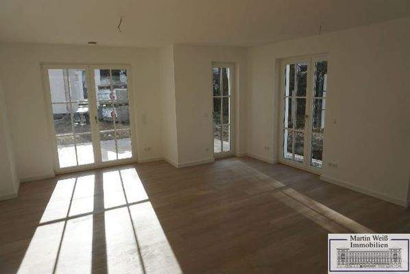 Wohnzimmer mit Südterrasse