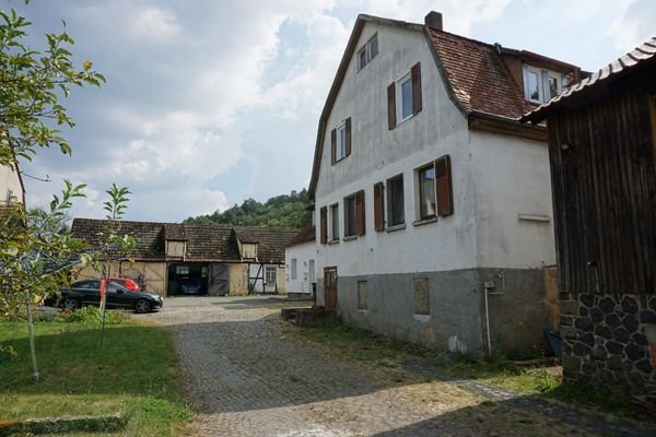 Hofeinfahrt 