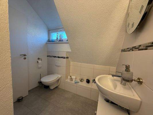 WC mit Fenster im OG