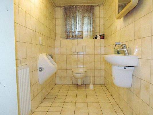 Gäste -WC auch im Keller