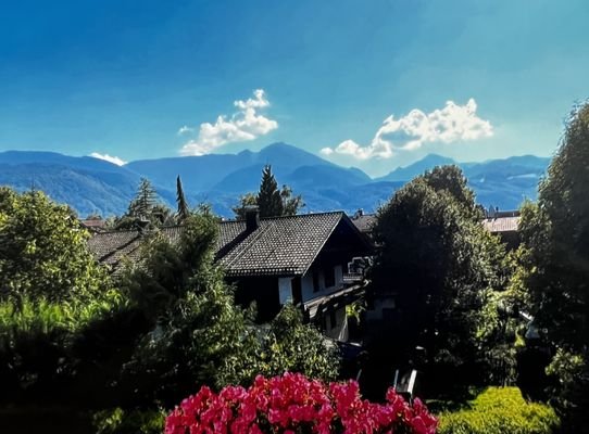 Ausblick Berge.JPG