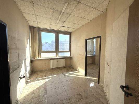 Zugang Labor-, und Lagerbereich 