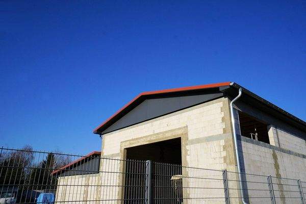 Haupteingang Halle (8).jpg