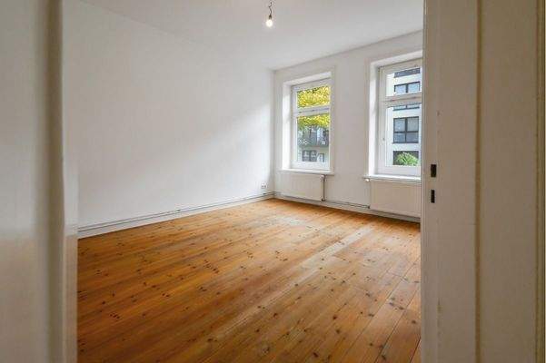 Blick vom Flur in das Wohnzimmer