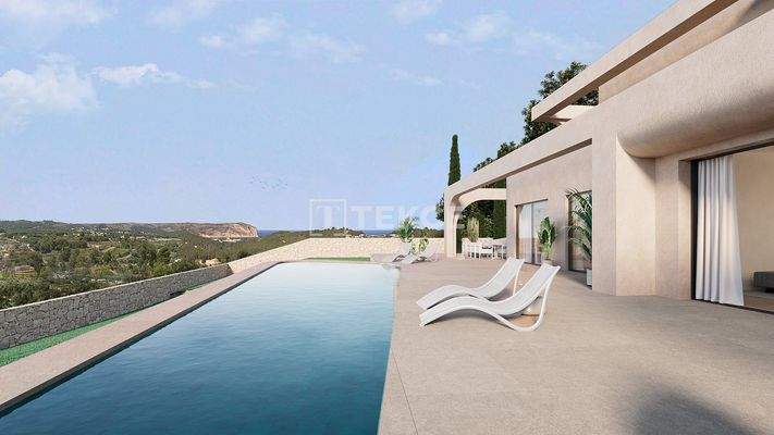 Detached Villa with Montgó and Sea Views Near Amenities in Jávea