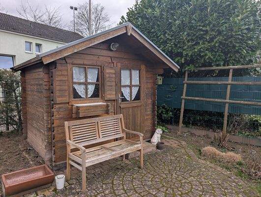 Gartenhaus mit Geräten