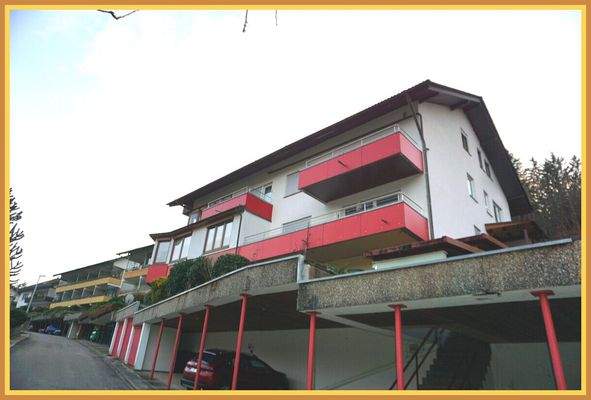 Ansicht Haus mit Carport