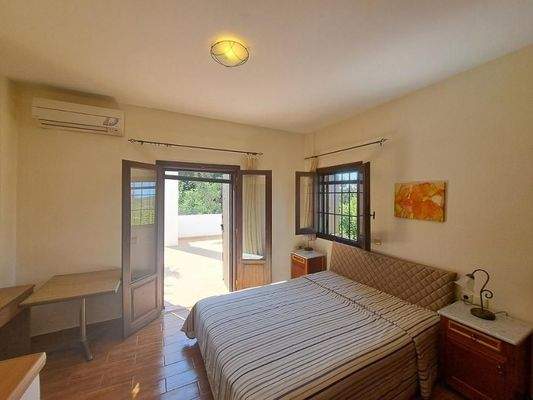 Kreta, Douliana: Elegante Villa mit Pool und Garten zu verkaufen