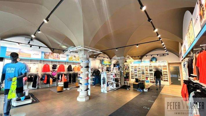 Laden_Blick vom Eingang