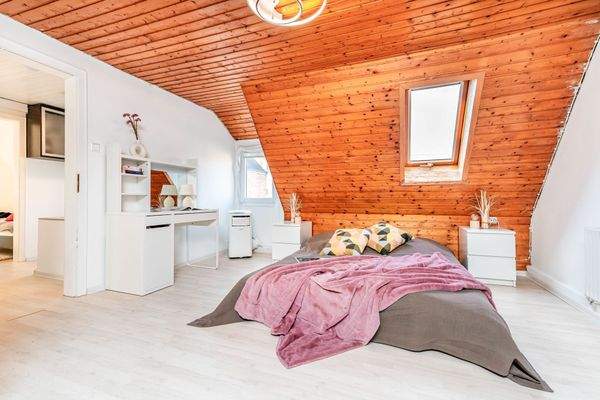 Schlafzimmer mit Ankleide