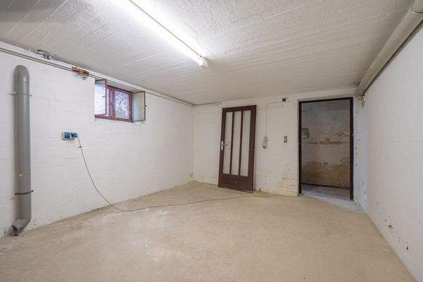 Keller, Aufgang zum Zwischenbau