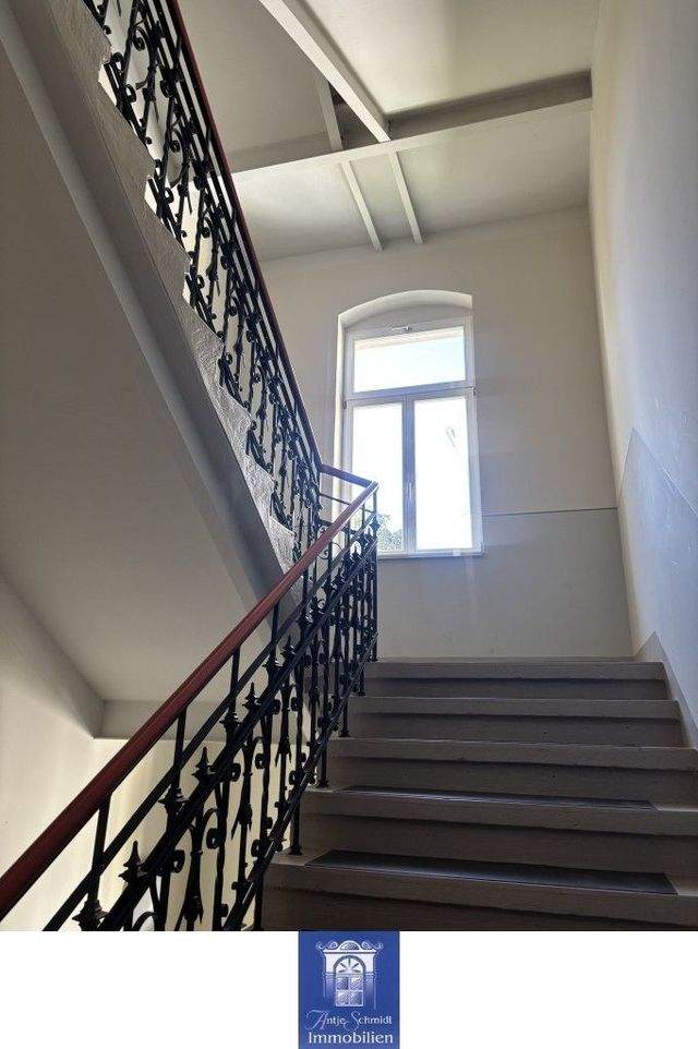 Charmante Dachgeschosswohnung mit Balkon! Lift! - Photo 5