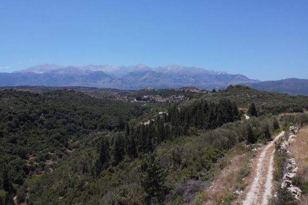 Kreta, Tsivaras: Grundstück in malerischer Lage mit Meerblick zu verkaufen