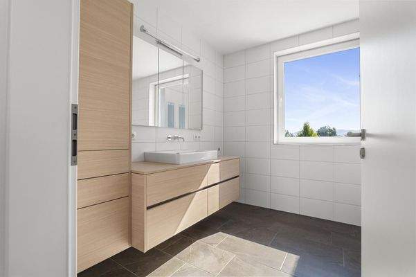 Badezimmer mit Dusche