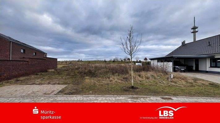 Baugrundstück mit Zufahrt