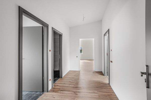 Flur (Einheit III) (Halle OG)