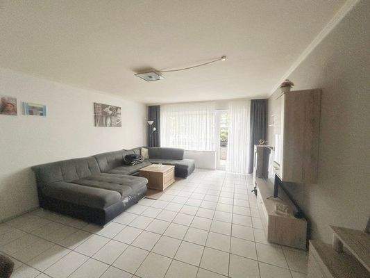 Wohnzimmer Hochparterre links